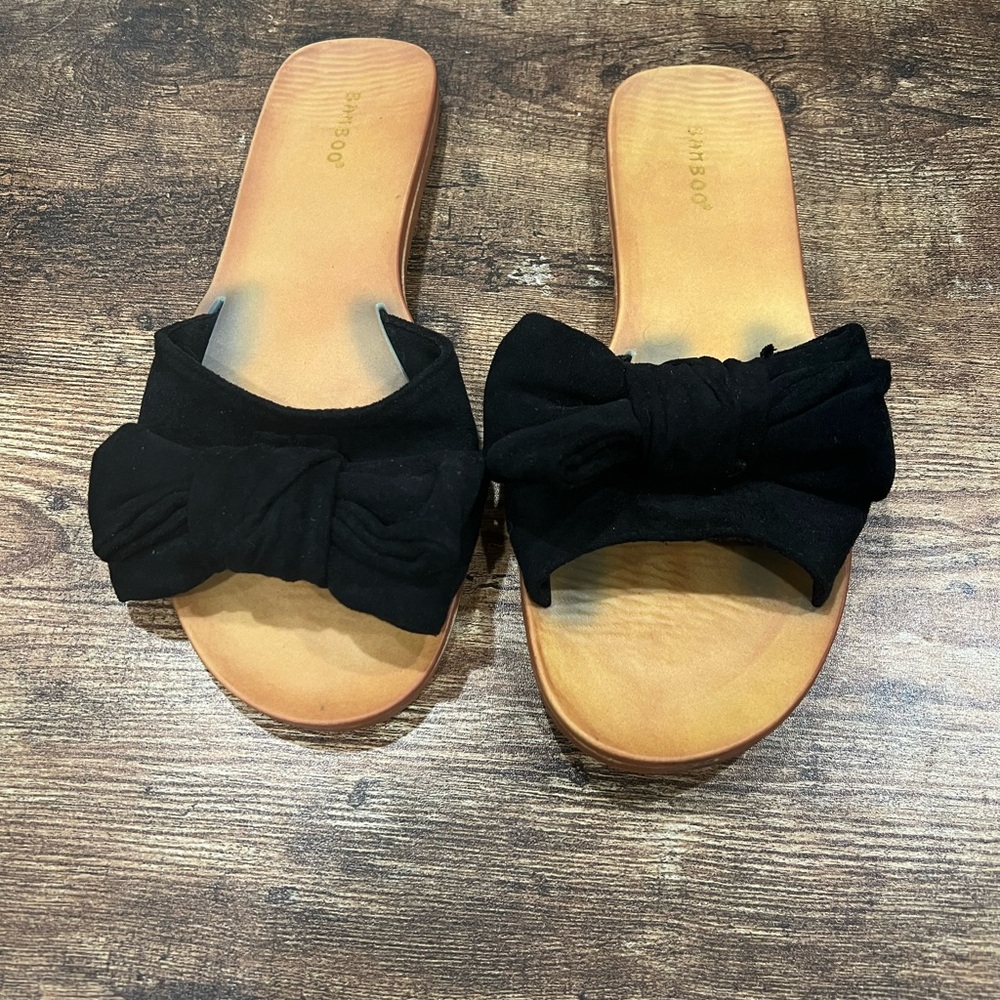 Bamboo Black Suede Bow Sandles- size 9